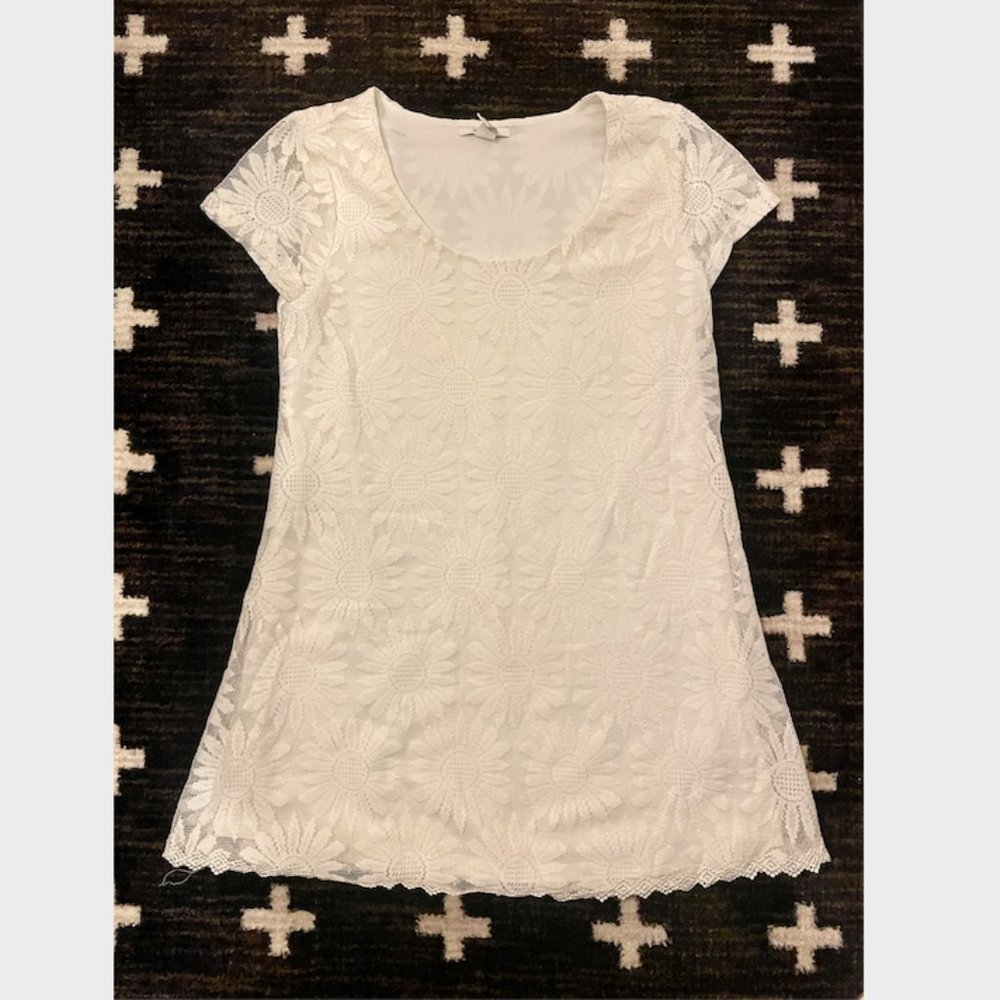 Forever21 Daisy Lace Lined Short Dress